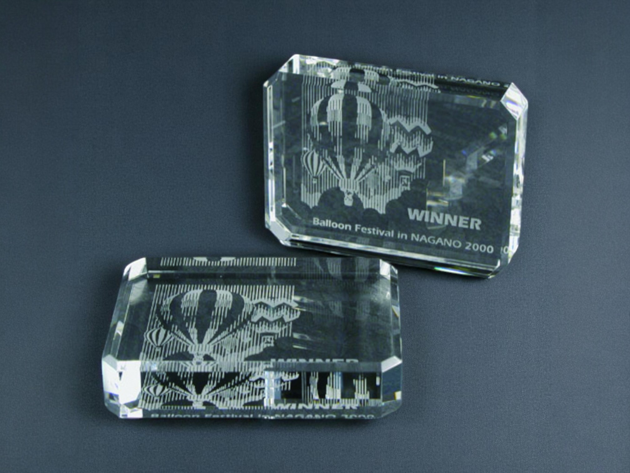 クリスタルペーパーウエイト